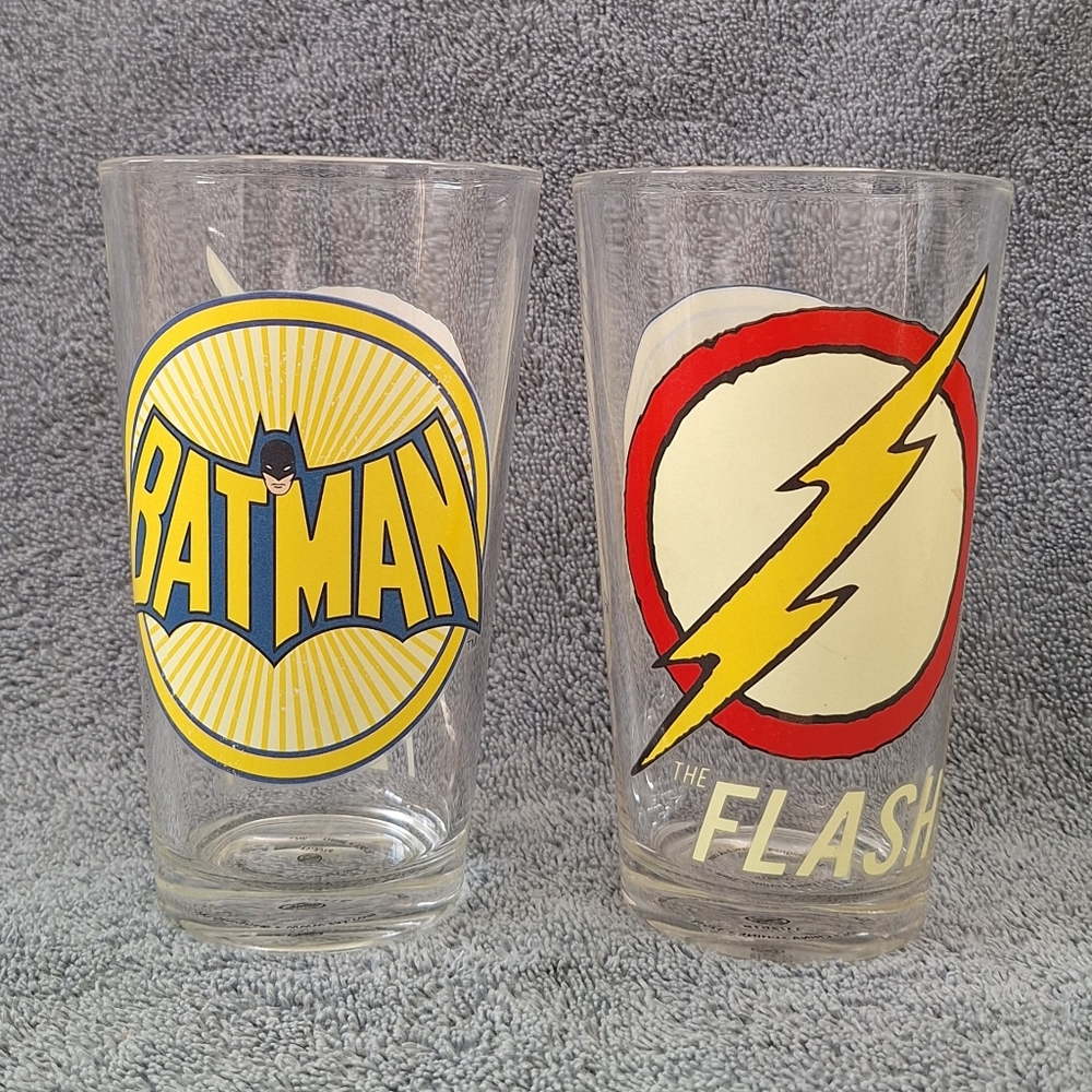 Set of two DC Comics 16oz pint drinking glasses